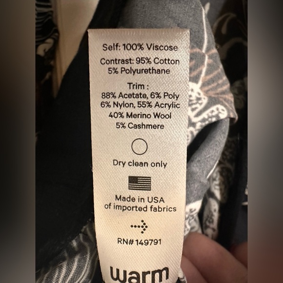 Warm Black and White V-Neck Sweater with Floral Design - Picture 6 of 6